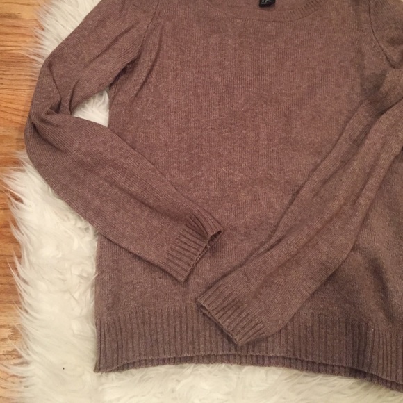 H&M Beige Sweater - Picture 3 of 3